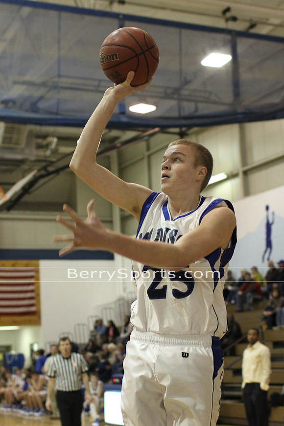 Nick Paxton led the way for the jv boys with 13 points.